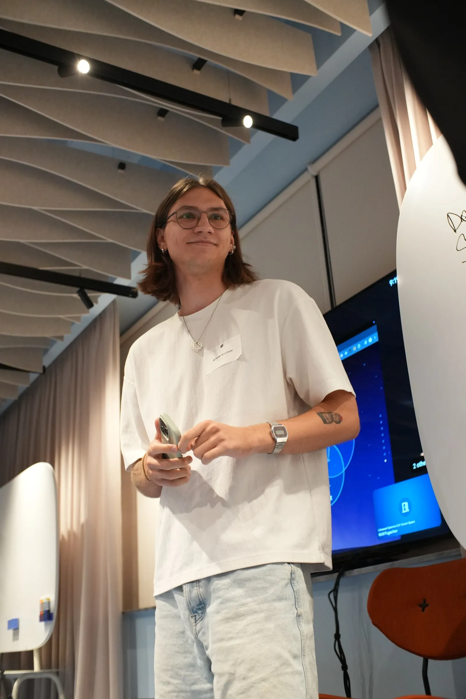 Artem after presenting the third build of Lutin